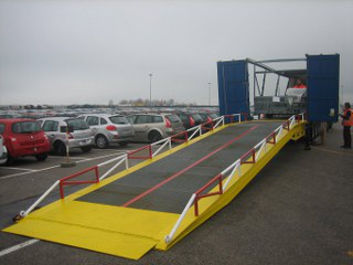 Ramp for special vehicles discharge